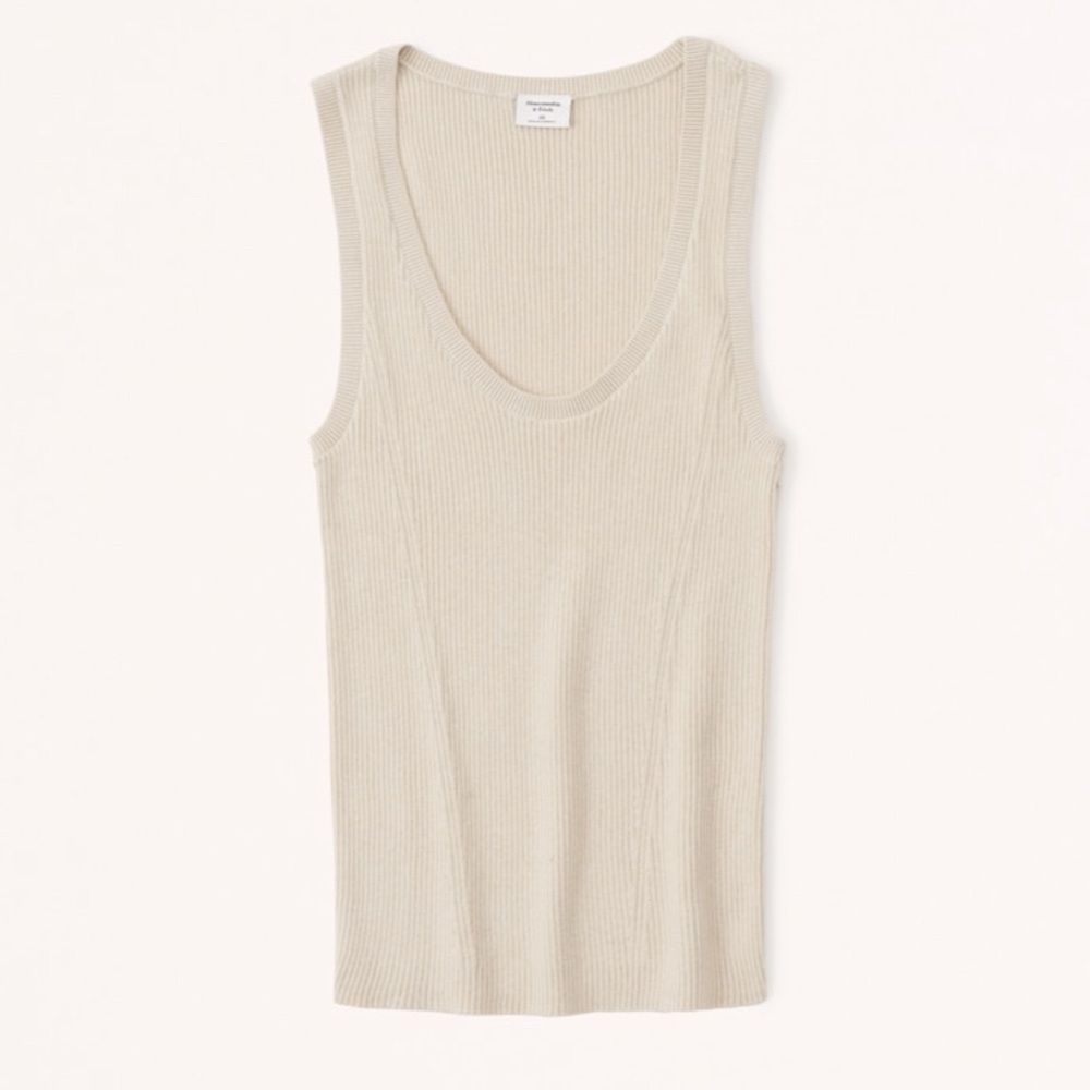 NWOT Scoopneck Skimming Sweater Tank
